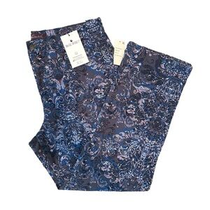 NWT Gloria Vanderbilt Size 16 Short Roman Scrolls Amanda Slimming Stretch Jeans